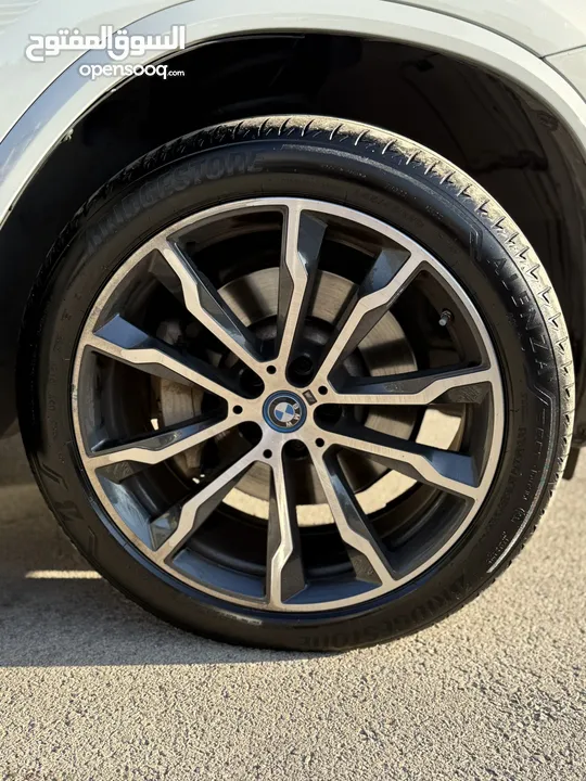 BMW x3 30e ترخيص 2022 ترخيص  محرك 2000 هايبرد plug in/يقطع على الشحنه 30 كيلو متر  293 حصان