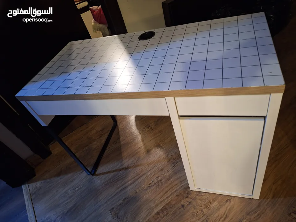 مكتب مستعمل للبيع