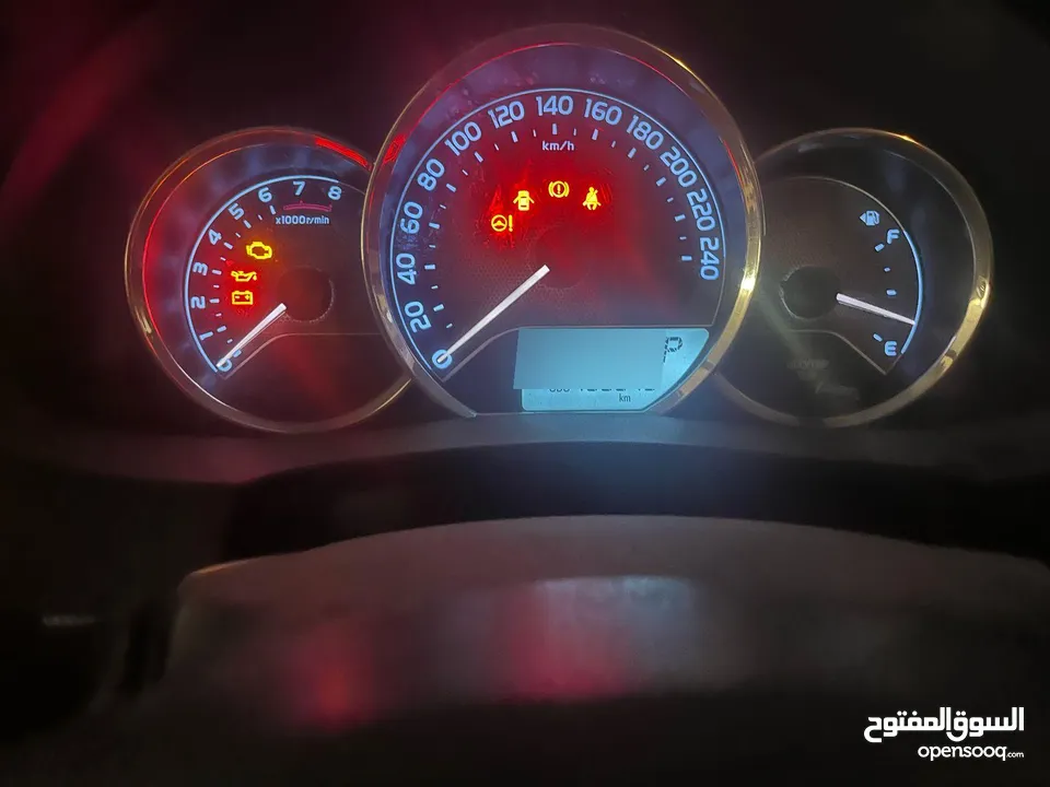 كورولا بنزين  2014 1600 سي سي للبيع