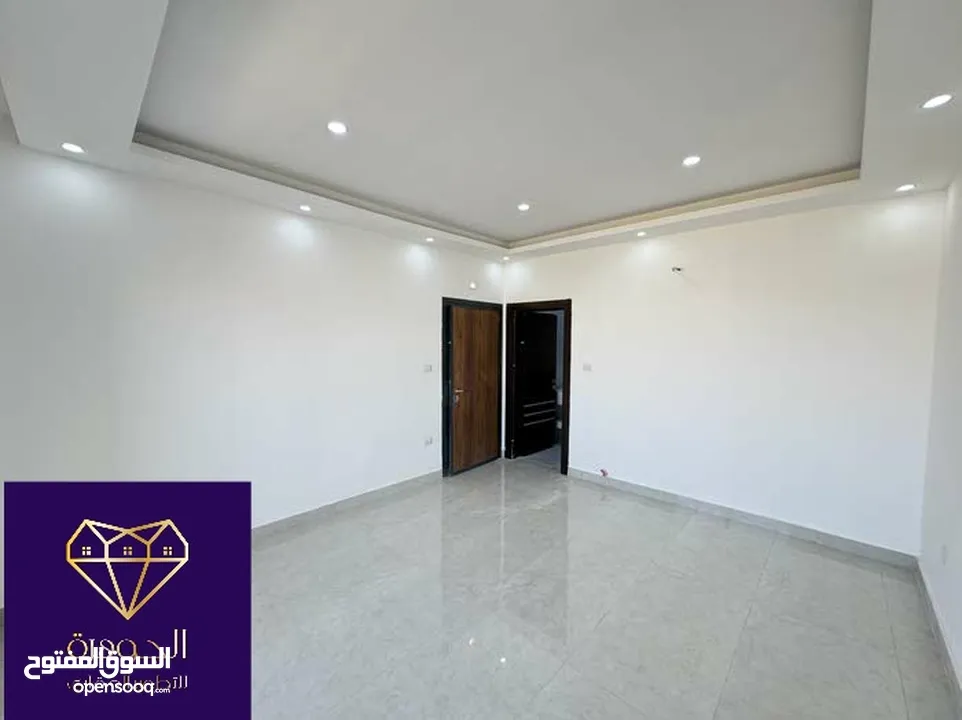 شقة طابق ثاني فخمه ومميزة جديدة لم لقطه وبسعر مغري جدا عرض خاص ع اخر شقة أرقى مناطق جبيهة ام زويتنه