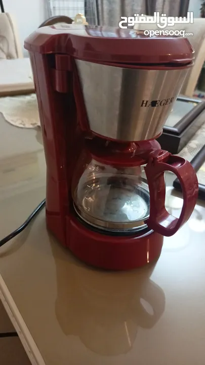 ثريات للبيع عدد 3 ..... 2 نفس بعض وحده مختلفه ....شغالين  ميه ميه شبه جديد   ماكنه قهوه أمريكي اصليه