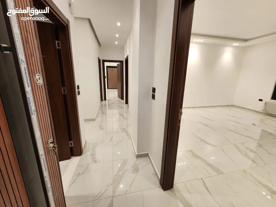 شقة للبيع على طريق المطار ( البنيات ) ref : 14366