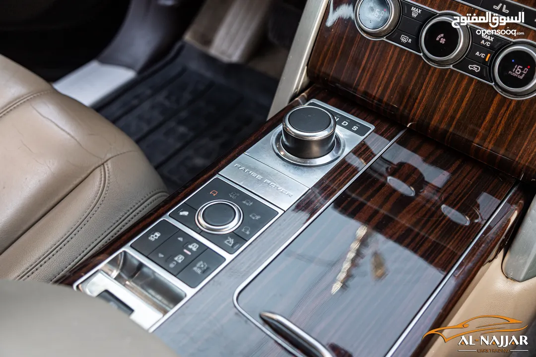 Range Rover Vogue 2016 Hse   السيارة وارد الشركة و مميزة جدا و قطعت مسافة 131,000 كيلو متر