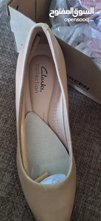 حذاء نسائي ماركة Clarks اصلي - جديد تماما