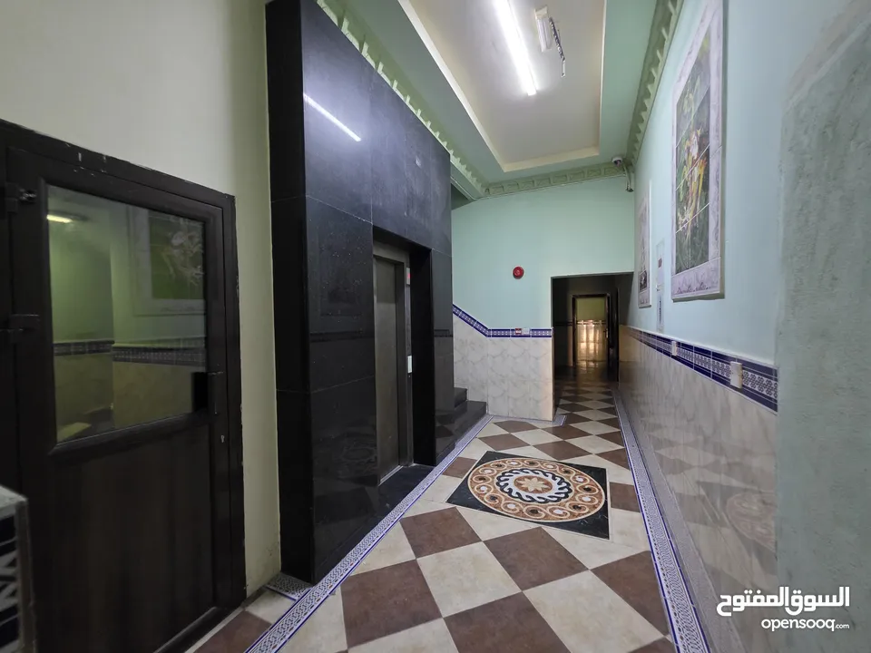 شقة كبيرة في البسيتين  Large apartment in Busaiteen
