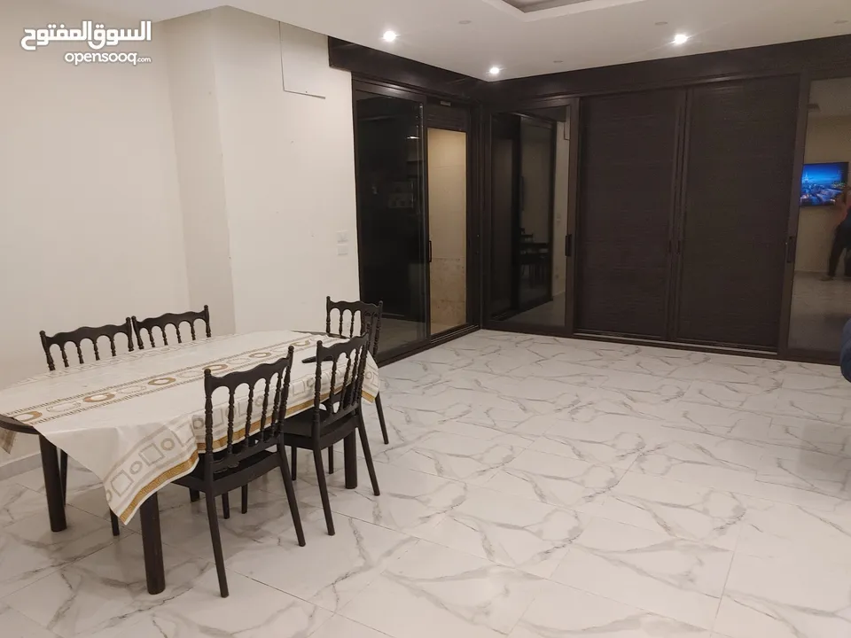 روف فاضي للايجار