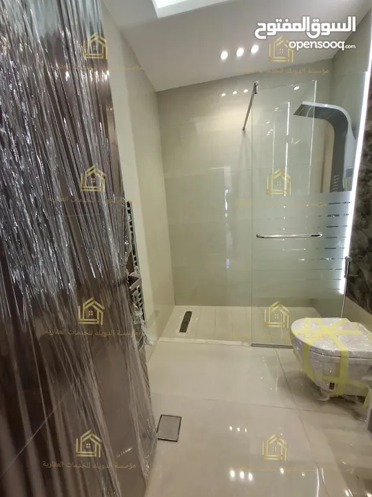 شقة جديدة - لم تسكن - خلدا - 4نوم 2ماستر - 240م - بلكونتين بإطلالــــه مميزة - قرب الخدمات العامة