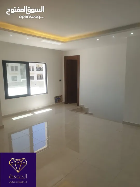 طابق اخير مع روف دوبلكس فاخر لم يسكن لقطه وبسعر مغري جدا عرض خاص أرقى مناطق خلدا وام السماق