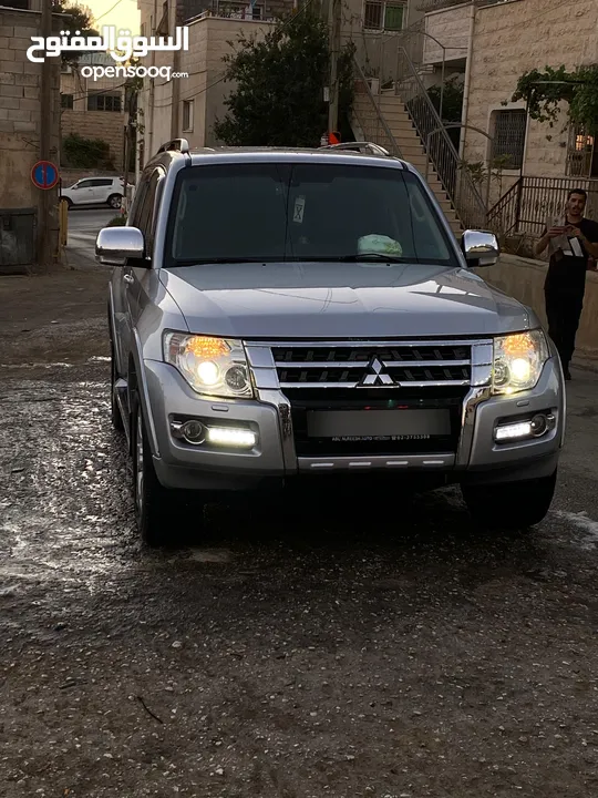 ميتسوبيشي باجيرو موديل 2014