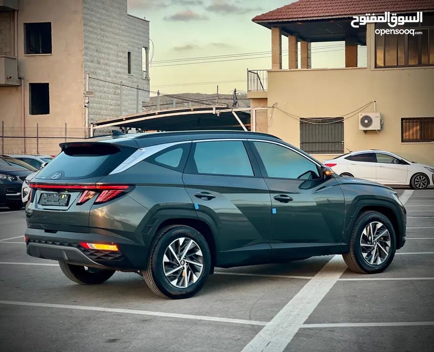 هونداي توسان/2022 فل الفل بدون فتحة سقف  2x4 ///240Hp بنزين + كهرباء  ( Haybrid) 1600cc