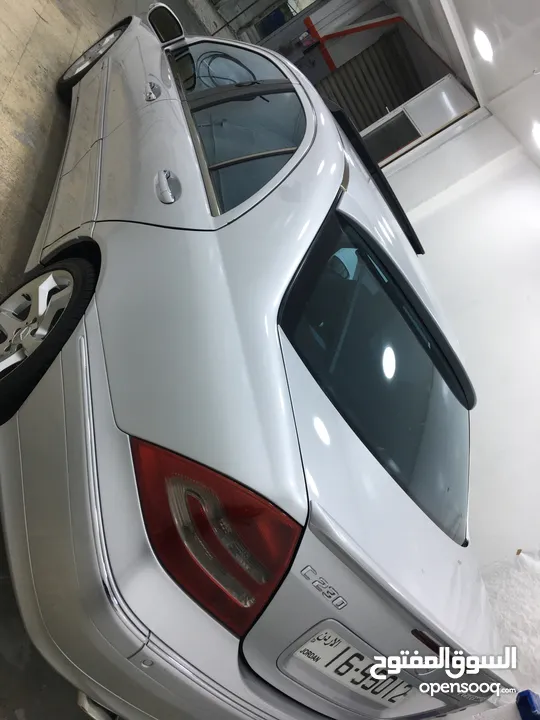 مرسيدس c200 موديل 2004 لون سلفر