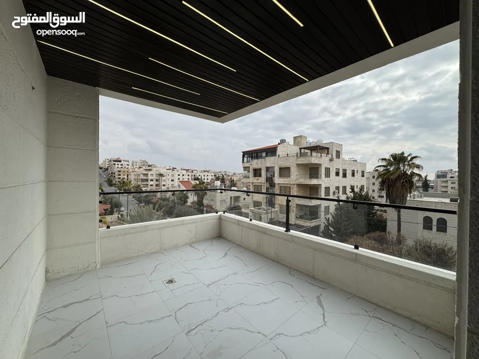 شقة مميزة للبيع طابق ثاني مساحة 200م بخلدا بتشطيبات مميزة (مشروع 118)