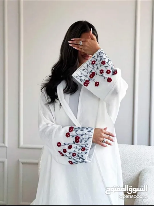 عبايات سعودية عدد 14 كلو جديد معو شال كل وحدة قياس m l xl موديللت مشكلة موضحة بالصور