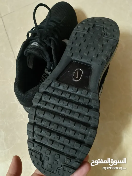 حذائين .NIKE AIR MAX اصليات وكاله لساتهم جداد