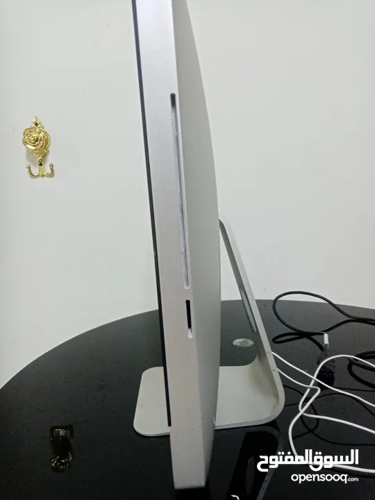 جهاز كمبيوتر Apple الكل في واحد الذاكره SSD250GB مع ملحقاته ماوس Apple و كيبورد Apple السعر 55 ريال