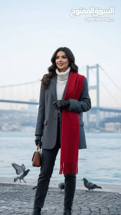 سكارف احمر مثالي لايام الشتاء