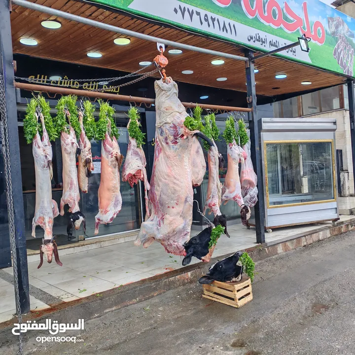 ملحمه مع مطعم في ارقا أماكن سوف منطقه سياحيه بالقرب من مستشفى هيا العسكري المكان مقططض بالمقتربين