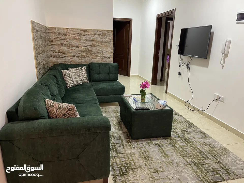 شقة سوبرديلوكس قرب إشارات المنهل والجامعة الأردنية من المالك مباشرة للإيجار السنوي