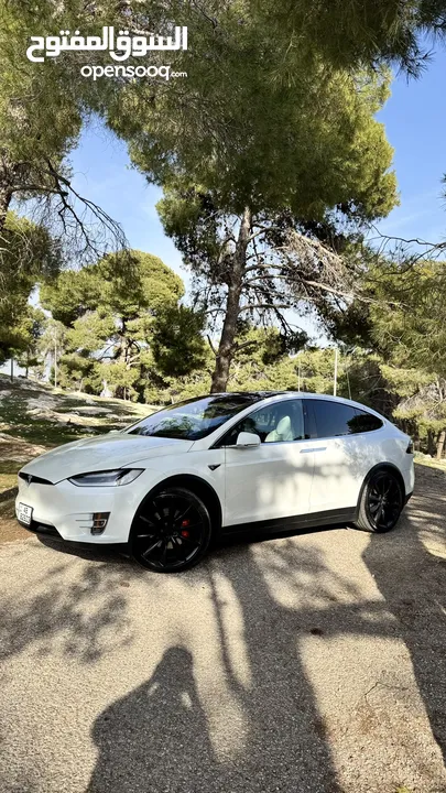 Tesla performance 2019  Sport 700 hp  0-100 km in 2 seconds  For sell 36500 قابل للتفاوض