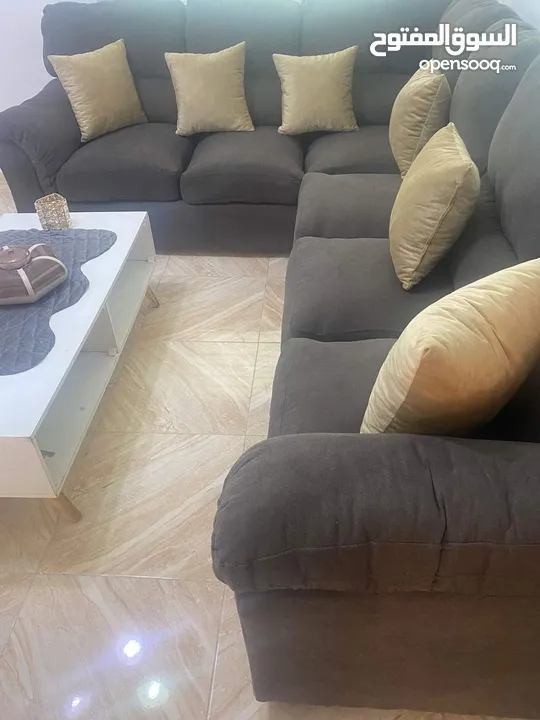 تنجيد وتفصيل جميع انواع الكنب والكورنرات والجلسات العربية والخليجية كنب زان