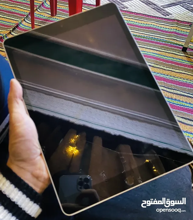 ايباد 9 للبيع 350 وبي مجال نظيف وتجي تفحص