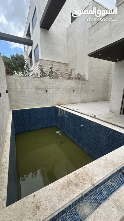 تملك فيلا مميزة من أربع طوابق ضمن كومباوند في أرقى مناطق دابوق بسعر مميز / ref 9475