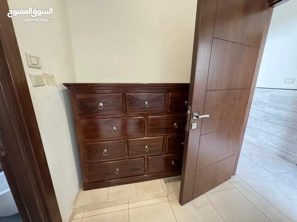 شقة مفروشة راقية للإيجار – طريق المطار  T213