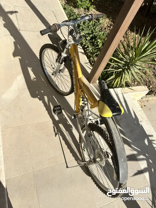 دراجة هوائية YASURI MTB 780 للبيع مع هدية ( حامل دراجة للسيارة)
