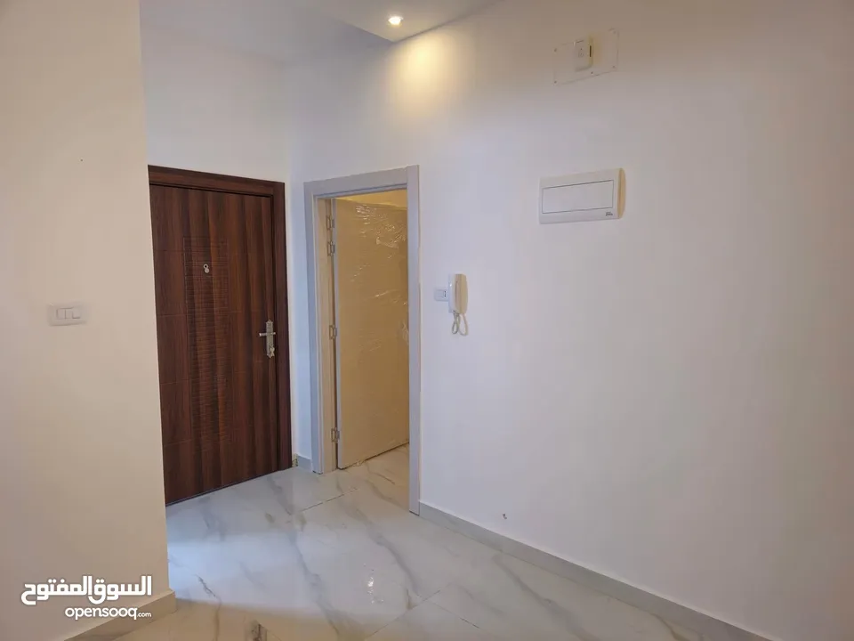 شقق سكنية للبيع / الكرك - الوسية / متوفر شقق في جميع الطوابق / تشطيبات ديلوكس و بأسعار منافسة.