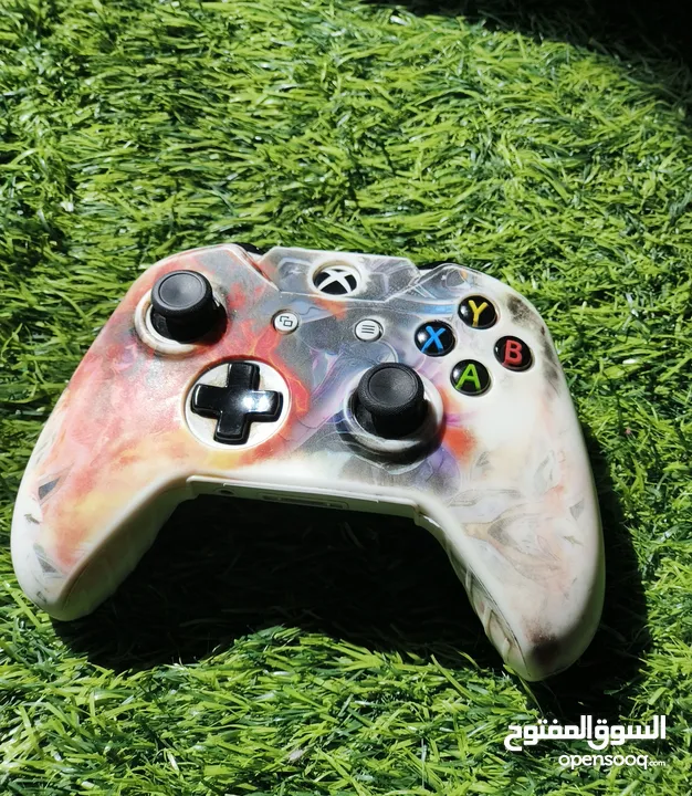 للبيع: Xbox One S حالة ممتازة ونظيف جدًا السعر: 580 شيكل فقط الموقع: نابلس