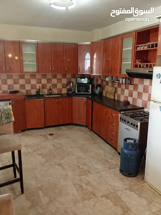 شقة مفروشة للايجار ام الشرايط فئة شباب