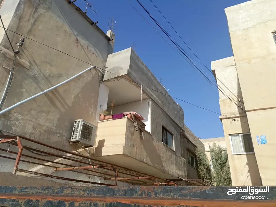 منزل طابقين