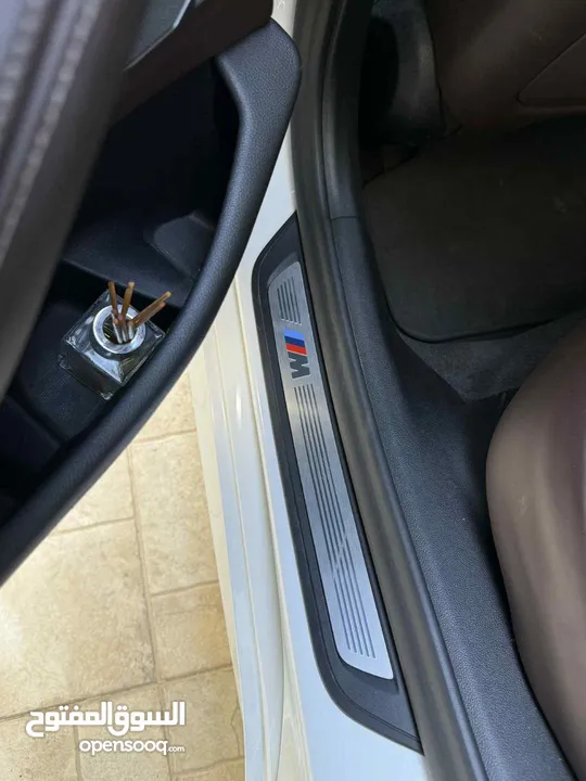 الحبه المميزه بلون الأبيض اللؤلؤي المميز للبيع على(الكاش فقط) Bmw 530e 2022 M