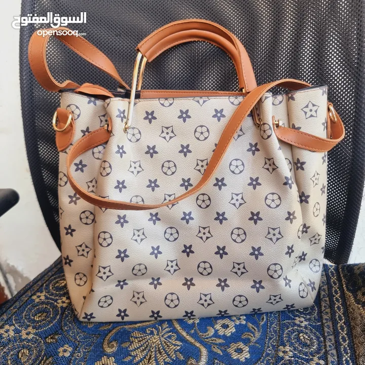شنطة كتف اخضر زيتي