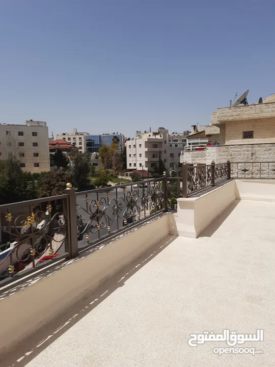 شقة للبيع في ام اذينة