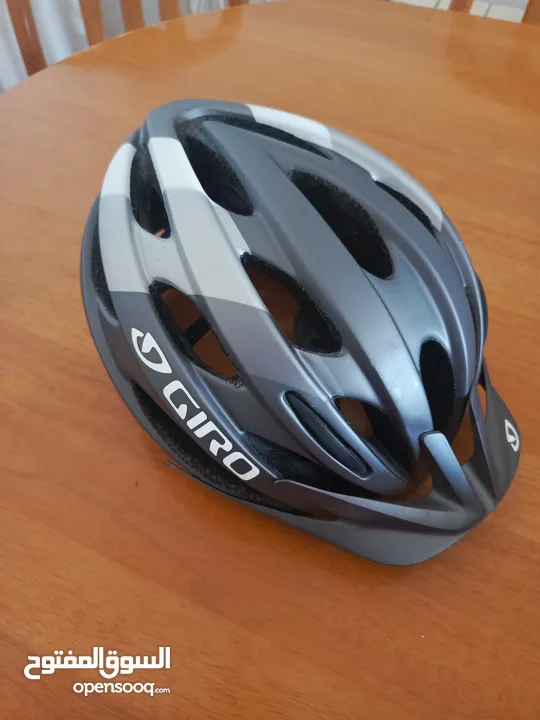 خوذتين specializedو Giro helemt