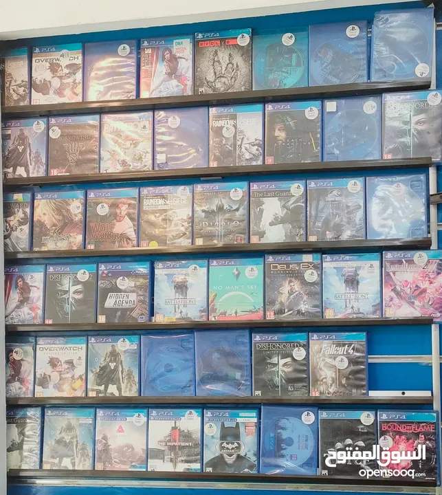 سيديات وألعاب بليستيشن 4 وثري مع توفر خدمة توصيل