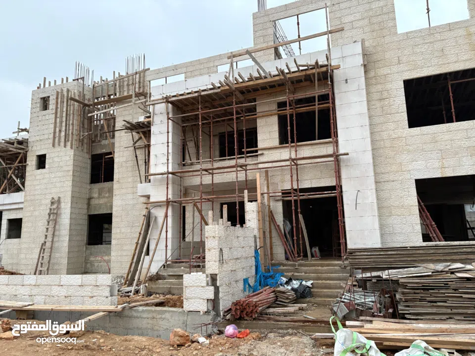 شقة تصميم فلل في حي الفلل في البالوع فوق حديقة الاستقلال