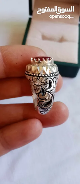 مجموعه خواتم فضة مشكلة  اكثر من 30 خاتم عيارات الفضة 925 و 990 و 1000 خواتم مع شهادات صياغات مشكلة