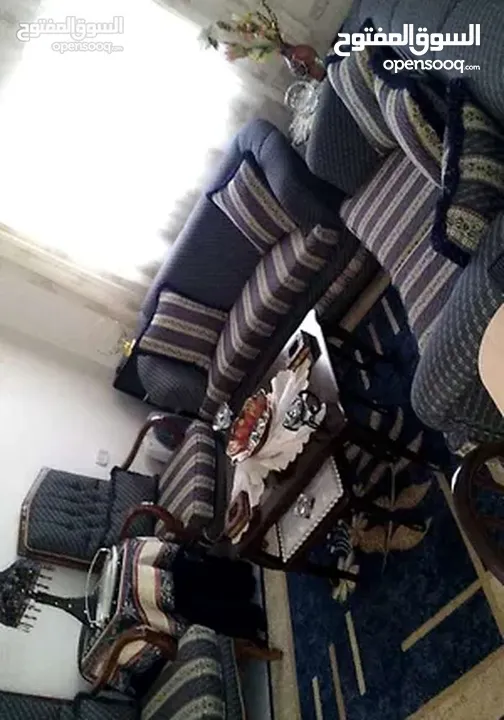 طقم كنب مع طاولات للبيع