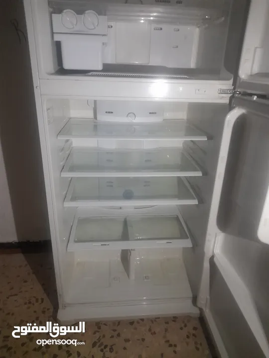 ثلاجتين بحال الوكاله