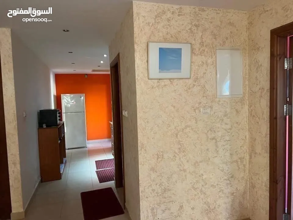 شقه مفروشه لموظفات في عين مصباح قرب فرن البيت القديم قرب من مركز رام الله