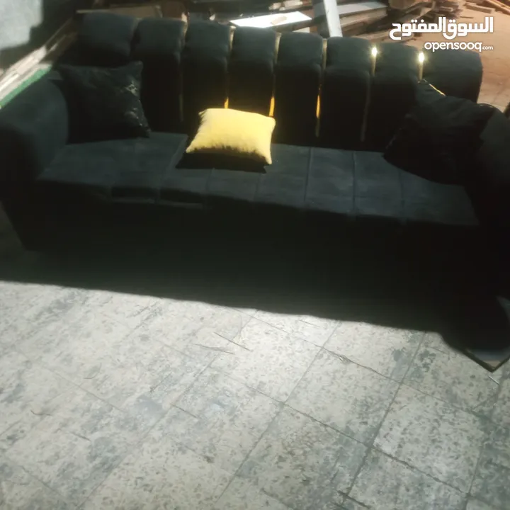 طقم كنب 7مقاعد بحالة ممتازة