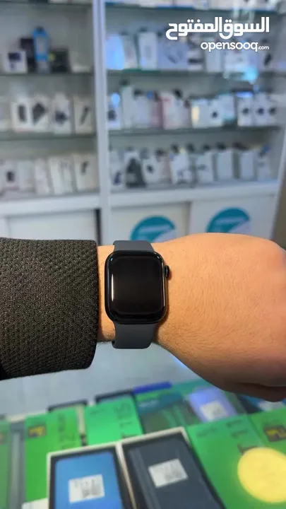 Apple Watch s8 41mm شبه جديد