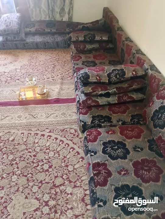 طقم كنب وطقم فراش للبيع