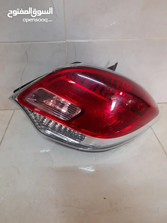اضوية لكزس ct200 h  بحال الجديد وشانجان وتوسان