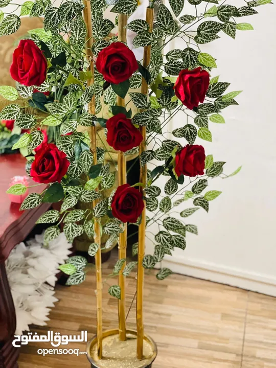 أشجار زينه ورد صناعي   متوفر لون احمر فقط  شغل بيتي مرتب بزبط داخلي و خارجي للمنزل وللغرف و للمداخل