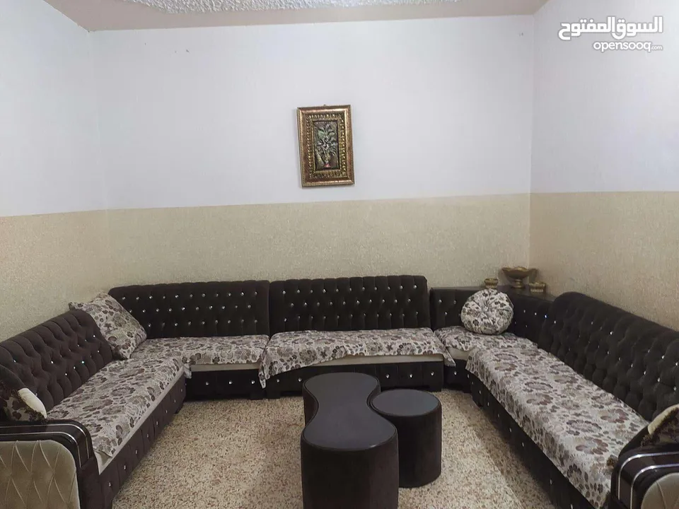 بيت مستقل للبيع 3 طوابق مع مخزن وتسوية وبير ماء
