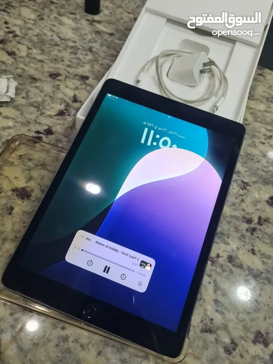 ايباد 9 مش مفتوح فحص ممتاز مع اغراضو
