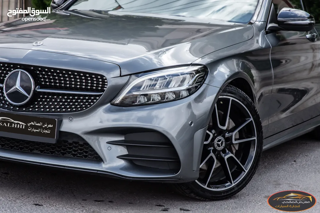 Mercedes C200 2019 Mild hybrid Amg kit Night Package   السيارة وارد الشركة و قطعت مسافة 83,000 كم